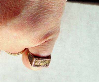 Anillo de sello de farmacia de Estados Unidos - Color bronce - Talla 8 - En caja Foto 1 de 4