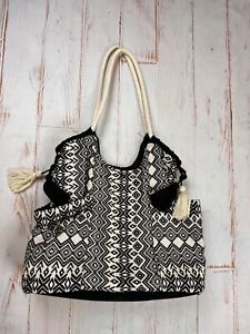 Black And White Hobo Tapestry Bag - Magnetic Snap Closure & Tassels