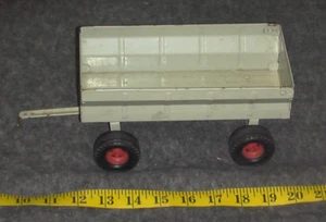 1/16 Vintage Ford AGCO WHITE Flare Box Grain Wagon Ertl Rubber Wheels - Picture 1 of 5