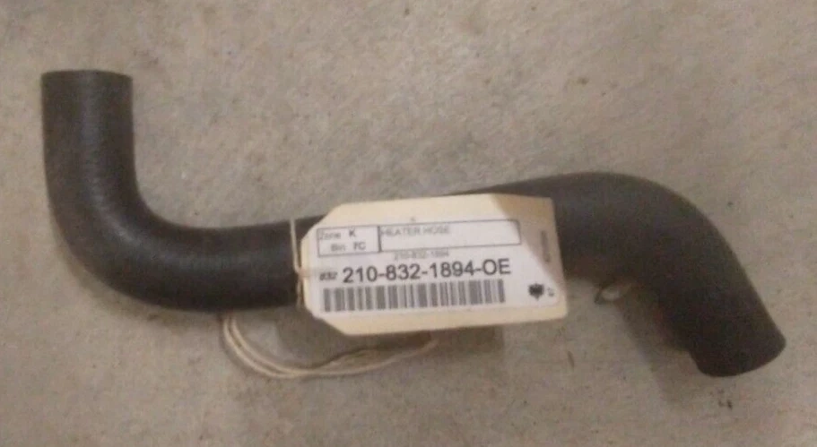 Manguera refrigerante radiador - 210 832 18 94 se adapta a Mercedes-Benz E300 (E300D), 96-97 Foto 1 de 1