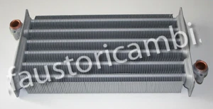 SCAMBIATORE PRIMARIO R5356 CALDAIA BERETTA SUPER METEO 24I RIELLO - Foto 1 di 1