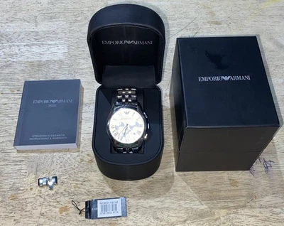 Emporio Armani AR-1702 Hombres Plateado Acero Inoxidable Esfera Analógica Reloj de Cuarzo MP534 Foto 1 de 4