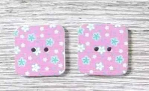 wood square sewing buttons 2 holes blue pink white 1/2 inch 2pc - Picture 1 of 2