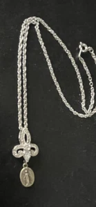 925 Sterling Fleur Delis Religion Medal With Cubic Zirconia.5.01gram Weight - Picture 1 of 10