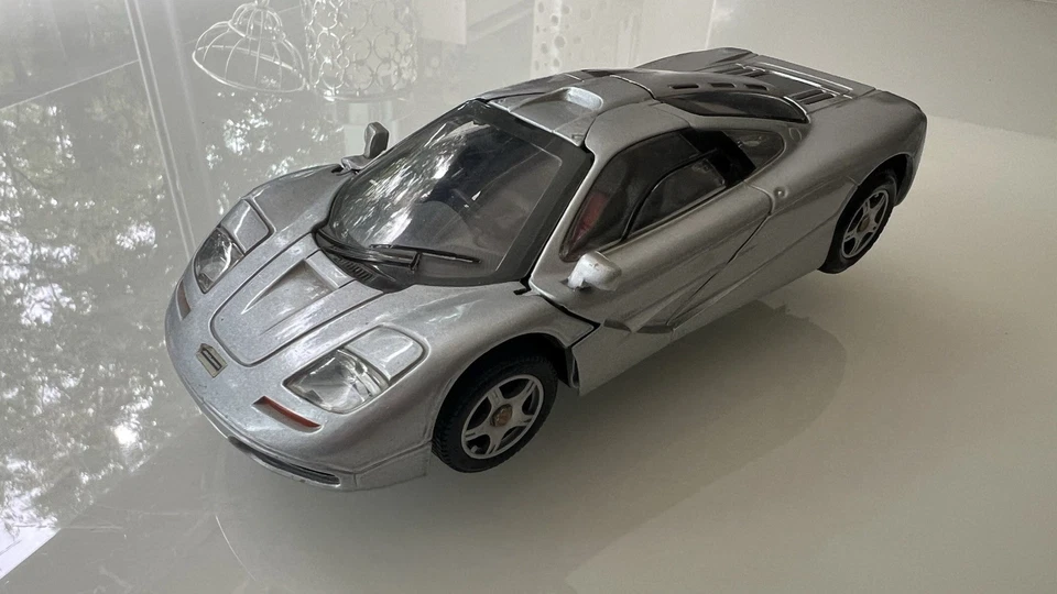 Mc Laren F1 - 1/18 - Photo 1/4