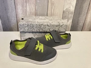 Clarks Scape Trace K Kids Toddlers Boys Trainers Shoes 8.5 G EU 26 New with Box - Imagen 1 de 7