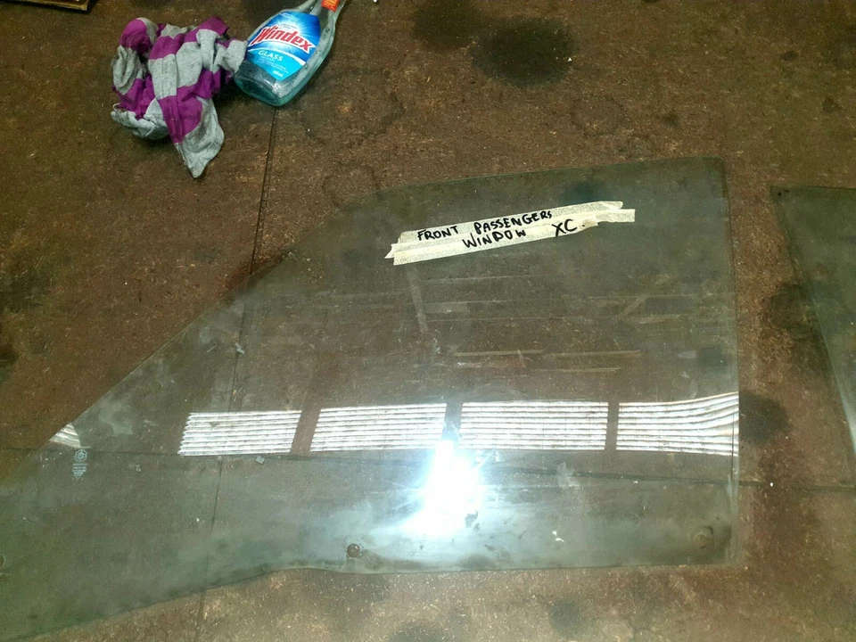 Ford Falcon XC SEDAN Glass Front Windscreen, 4x Door Glass Genuine Factory tint  - image 1 of 4