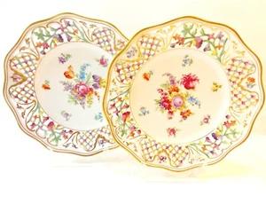 TWO BEAUTIFUL CHATEAU DRESDEN BY SCHUMANN BAVARIA PORCELAIN DINNER PLATES - Picture 1 of 12