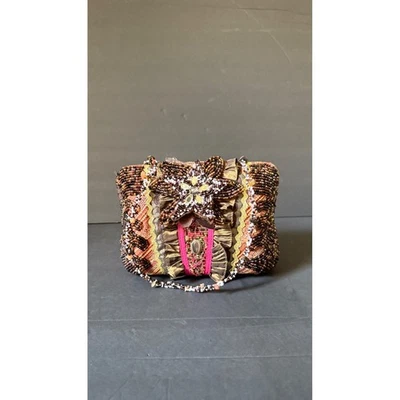 Bolso sin asas de noche con cuentas con cinta y adornos florales Pritzi Foto 1 de 4