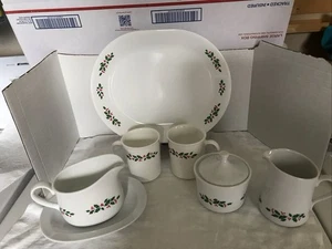 Vintage Corning Holly Christmas-PLATTER-SUGAR&CREAMER-GRAVY BOAT&UNDERPLATE-MUGS - Picture 1 of 11