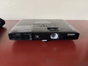Epson PowerLite 1750 3LCD Projector H372A 2600 Lumens, Power Cable Included - Picture 1 of 5