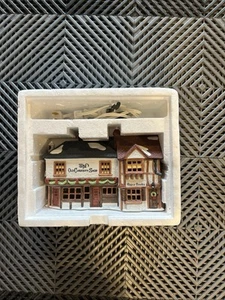 Vintage DEPT 56 DICKENS Village 1987 THE OLD CURIOSITY SHOP beleuchtetes Gebäude 5905-6 - Bild 1 von 2
