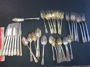 WM Rogers Silver-plate Flatware RIO Pattern Oneida 46 Pieces Good Condition - Picture 1 of 23