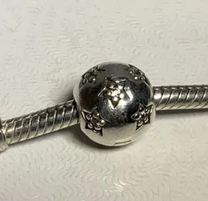 Pandora Twinkle Twinkle Star Clip Charm - Picture 1 of 3