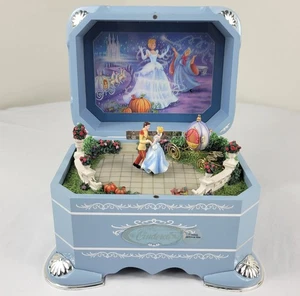 Boîte à musique DISNEY CINDERELLA'S Dance First Issue Ever After B00998 - Photo 1/23
