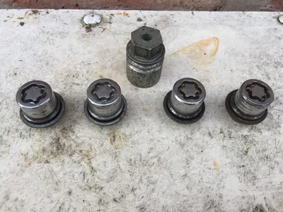 Juego de llaves tuerca rueda bloqueo Ford RS2000 Capri Granada Escort Sierra Fiesta 4664000 Foto 1 de 3