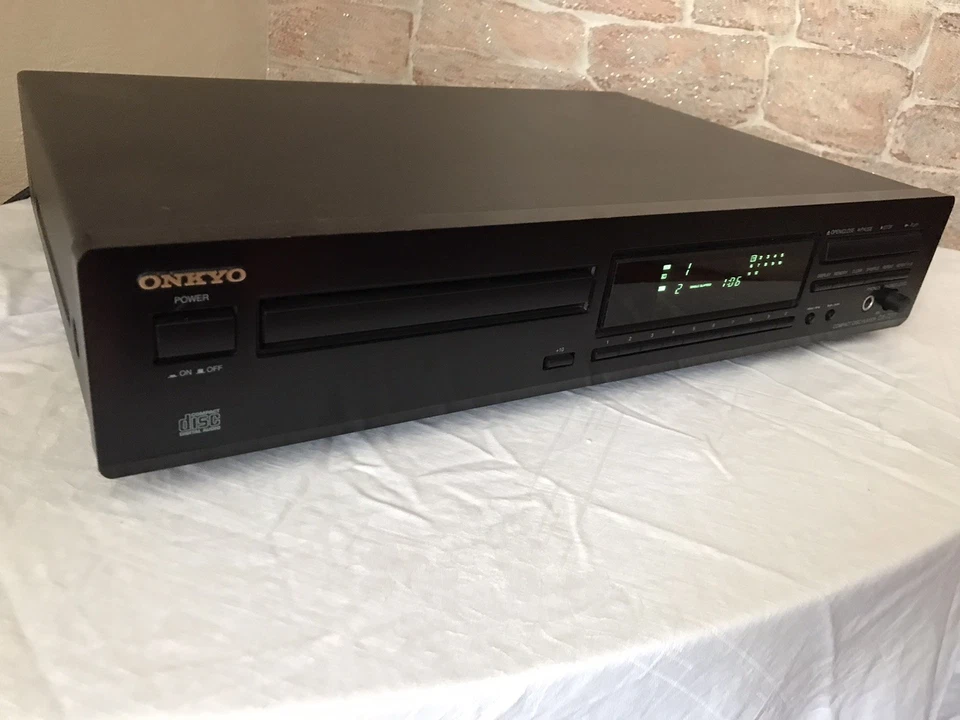 Onkyo DX-7211  CD Player mit Original Fernbedienung Top - Bild 1 von 4