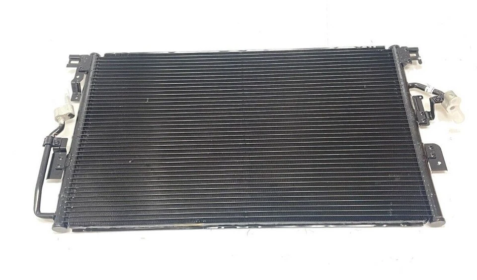 Conjunto condensador aire acondicionado Saturn Vue 3,5 L original 2004-2007 aluminio 15897864 Foto 1 de 4