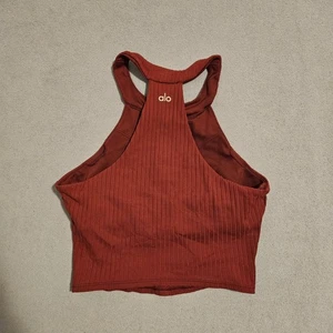 ALO Yoga geripptes bauchfreies Oberteil Racerback Tank ärmellos Activewear burgunderrot Fitnessstudio klein - Bild 1 von 7