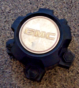 1982-93 GMC Sonoma Center Cap Hubcap OEM 14035565 FC-26DG - Picture 1 of 5