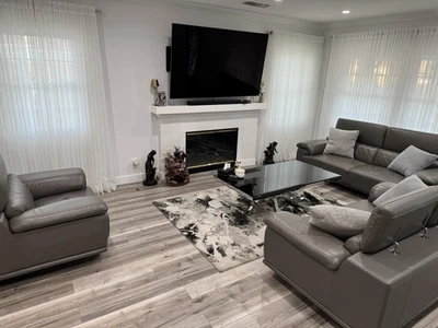 Conjunto de sofá para sala de estar 4 peças. Inclui mesa e conjunto de sofá de três peças - Imagem 1 de 4