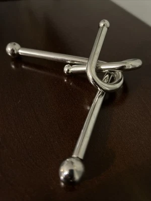 Brain Teaser Twisted Nail Puzzle Yin and Yang - Image 1 of 3