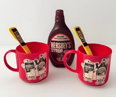 Jarabe de chocolate Hershey’s Play Pretend de colección con 2 tazas/tazas y 2 cucharas RARO Foto 1 de 4
