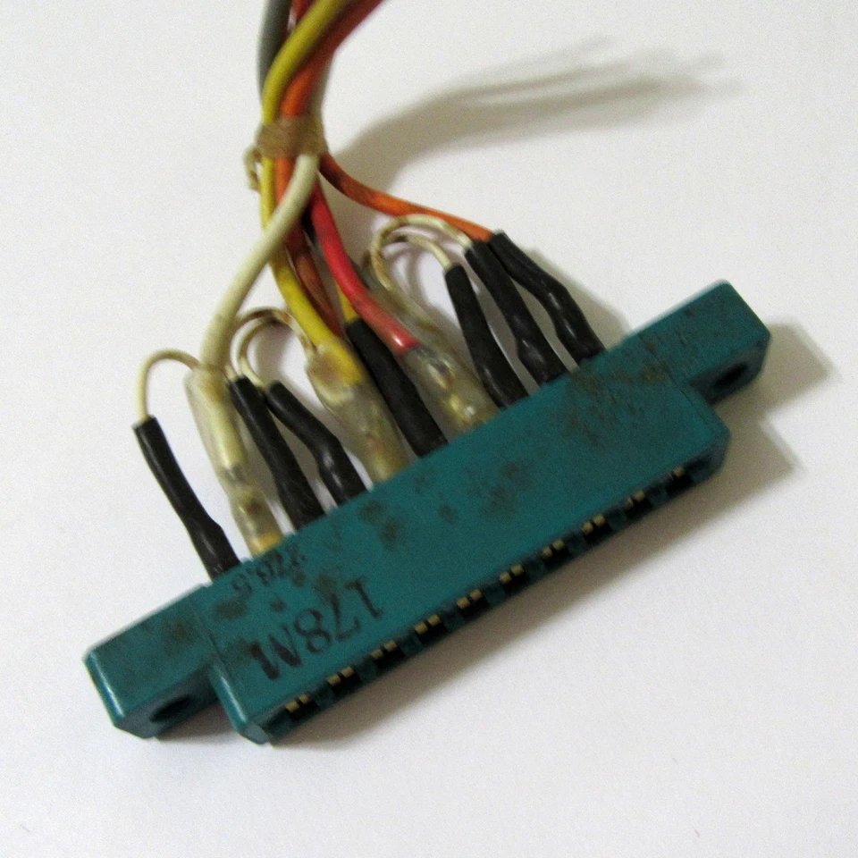 DOKORDER ® 1120 Open Reel Tape Deck PART - OEM - Red Switch Edge Connector - Image 1 of 1