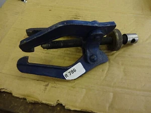 Estrattore; tre gambe, capacità gamba 4" x 6" per cuscinetti pulegge - Foto 1 di 6