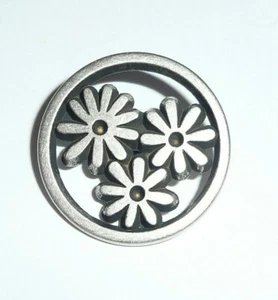 "Lindo Botón de Vástago de Metal Flores Funky - Pétalo Openwork Antiguo Color Plata 7/8" - Imagen 1 de 3