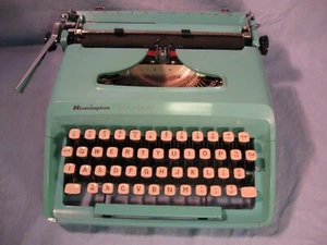 Remington Ten Forty Manual Typewriter With Case Turquoise Blue Green Works Great - Picture 1 of 21