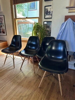 Silla herman miller eames shell fibra de vidrio Foto 1 de 4