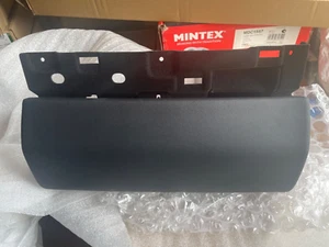 Range Rover 10-12 L322 NEW GENUINE upper glove box LR024108 26A - Picture 1 of 7