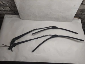 MERCEDES-BENZ VITO W639 Scheibenwischer vorne 26767379 Front windshield wiper - Bild 1 von 6