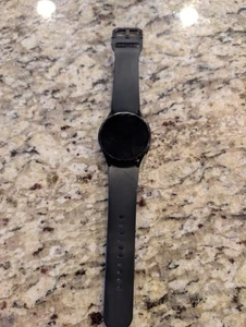 Samsung Galaxy Watch4 40mm Black Case (SM-R860) - Photo 1 sur 6