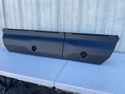 635261. Caja de almacenamiento de piso de equipaje Toyota Tacoma 2015-2023 OEM 58635-AD020-C0 Foto 1 de 4