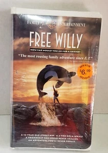 Free Willy (VHS Vintage 1993 Clamshell) Brand New - Sealed - Picture 1 of 2