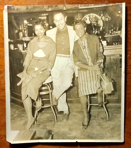 Original 1940's Sepia Photo ~ African American Man w/2 Women at a Night Club - Picture 1 of 2