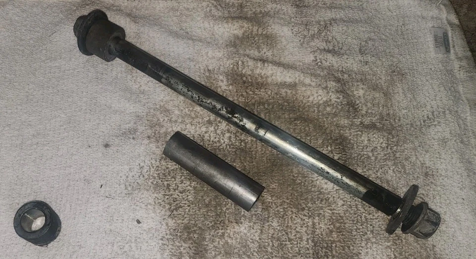 11 98-16 yamaha v star 650 REAR AXLE BACK WHEEL RIM PIVOT BOLT AXEL - Image 1 of 1