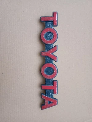 1989 1990 1991 Toyota 4Runner Pickup 4x4- Front Grille TOYOTA Emblem Oem Used  - Image 1 of 4