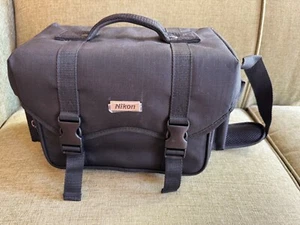 Nikon Deluxe Black DSLR Digital Camera Padded Carry Bag Case - Picture 1 of 7