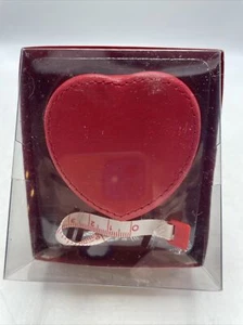 Hallmark Herz Maßband Liebe kann nicht gemessen werden Valentinstag Leder rot - Bild 1 von 7