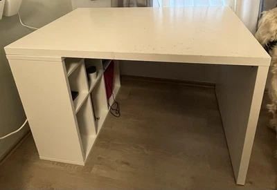 Schreibtisch in weiß von Ikea mit Kallax regal - Bild 1 von 4