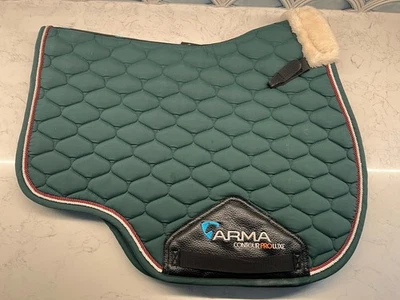 Shires Arma Contour ProLuxe Saddle Pad 17-18” Hard to find fleece wither. - Image 1 of 4