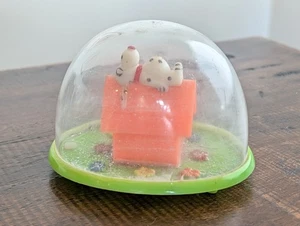 Vintage 1960s Hong Kong Snoopy-Style Dog on Doghouse Dome – Unbranded – No. 354C - Picture 1 of 7