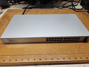 Ubiquiti Networks UniFi US-24 24 Ports Rack-Mountable Gigabit Ethernet Switch - Photo 1/12