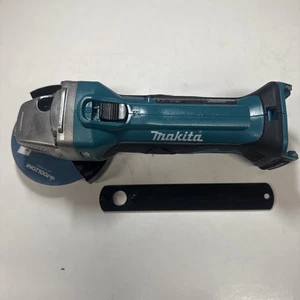 Makita DGA452Z 18V LXT Cordless Angle Grinder 115mm Serviced Body Only 2022 - Picture 1 of 24