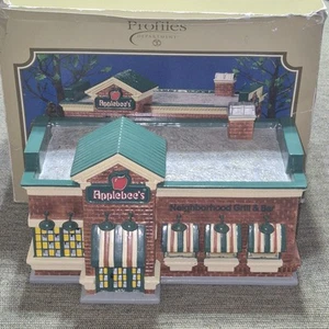 Dept 56 Applebees Bar & Grill Applebee’s Christmas Village Building with Box - Picture 1 of 7