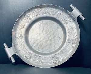 VINTAGE FORGED ALUMINUM INTAGLIO DESIGN EMPC LARGE ROUND PLATTER W/ HANDLES - Picture 1 of 10