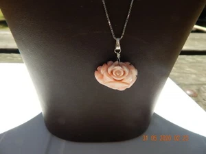 18" sterling silver necklace w hand carved rose bud shaped natural coral pendant - Picture 1 of 11